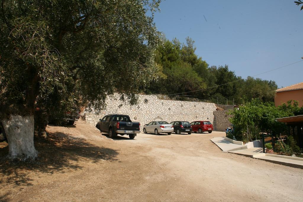 Marathes Studios Áyios Nikítas Exterior foto